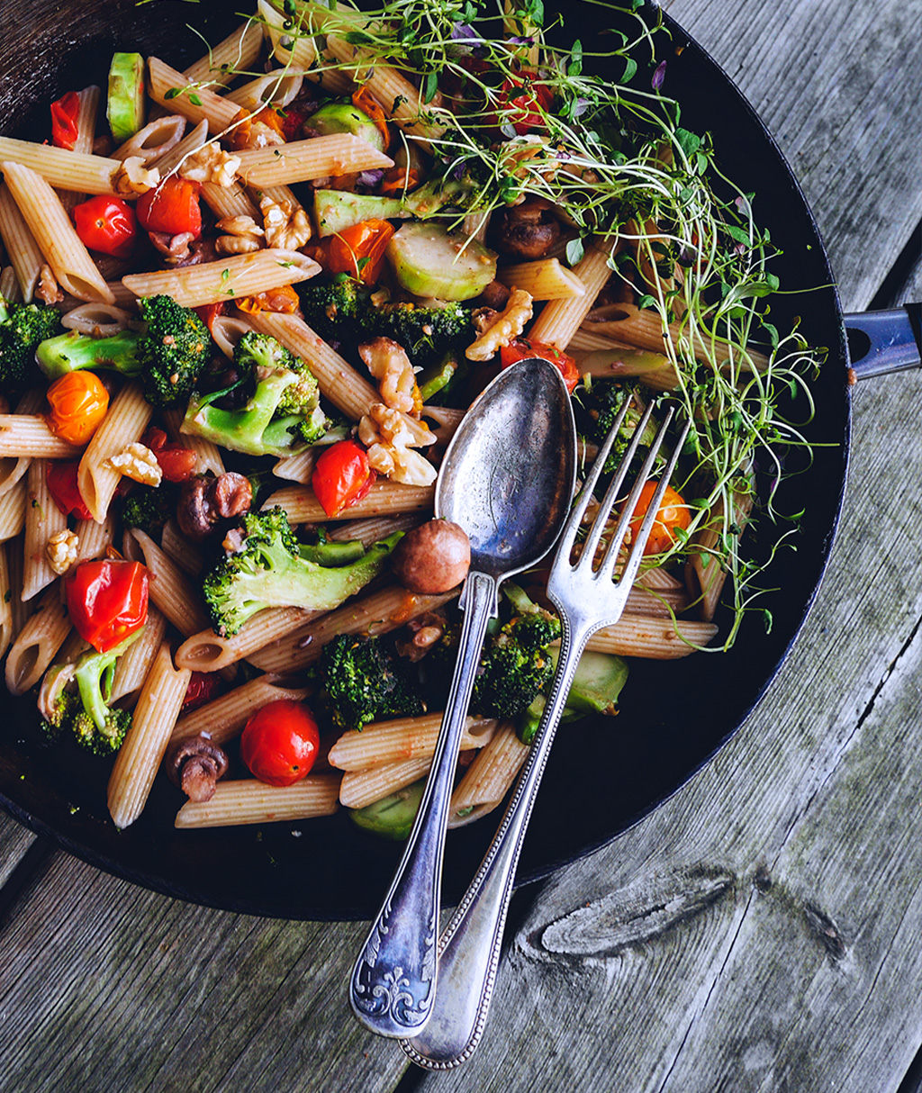 Mushroom & Tomato Pasta – NEVER ENOUGH GREENS